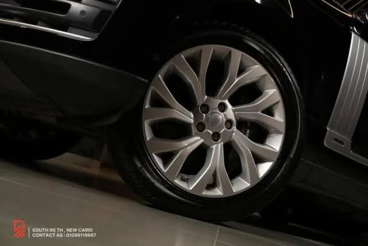 Range Rover VOGUE 2019 p400 Black Automatic — Used