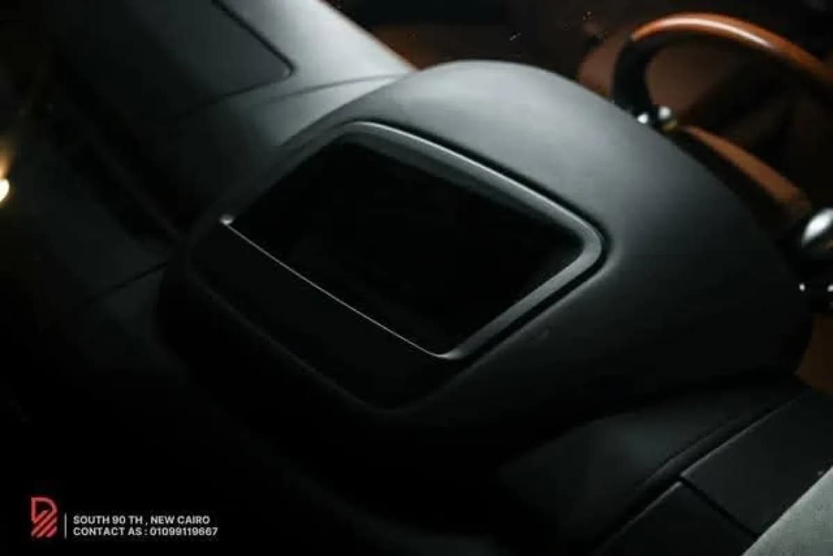Range Rover VOGUE 2019 p400 Black Automatic — Used