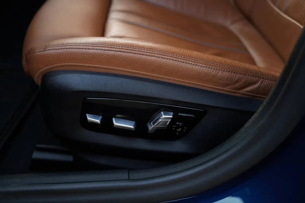 بي ام دبليو 530i 2023 لاكشري أزرق أوتوماتيك — مستعملة