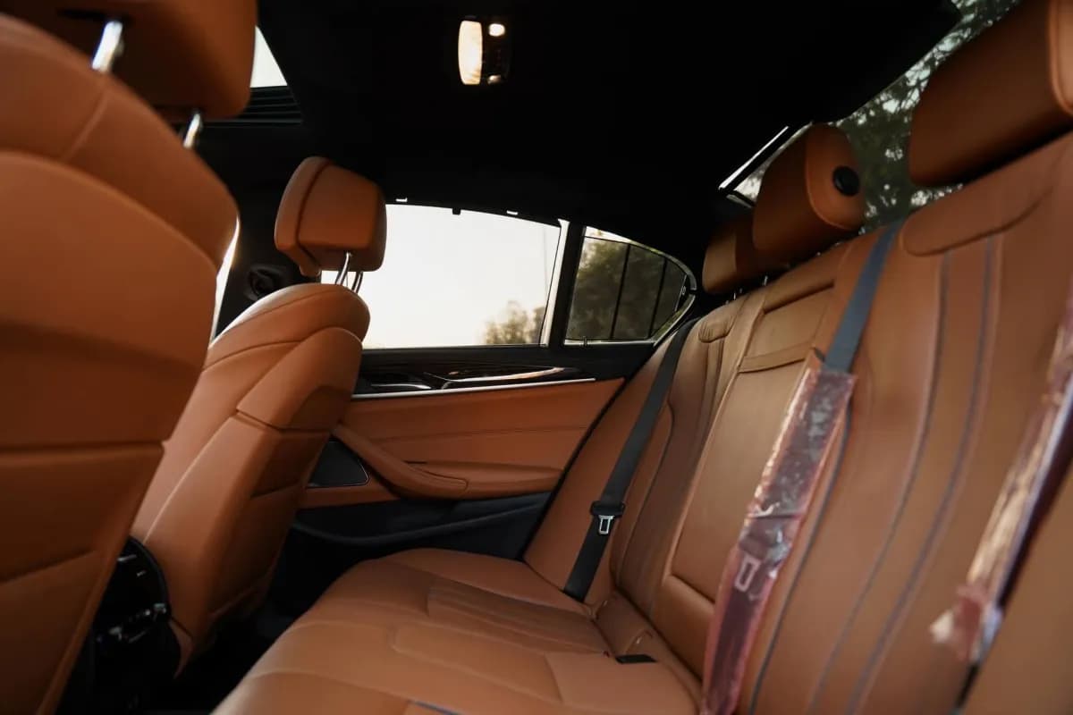 بي ام دبليو 530i 2023 لاكشري أزرق أوتوماتيك — مستعملة