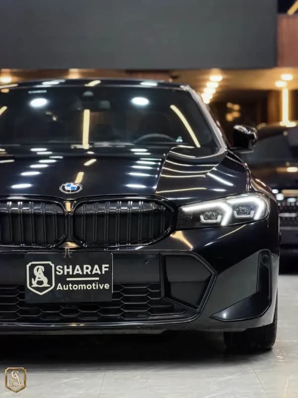 بي ام دبليو 320i 2024 أم سبورت باكيدج أسود أوتوماتيك — مستعملة