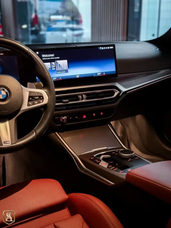 بي ام دبليو 320i 2024 أم سبورت باكيدج أسود أوتوماتيك — مستعملة