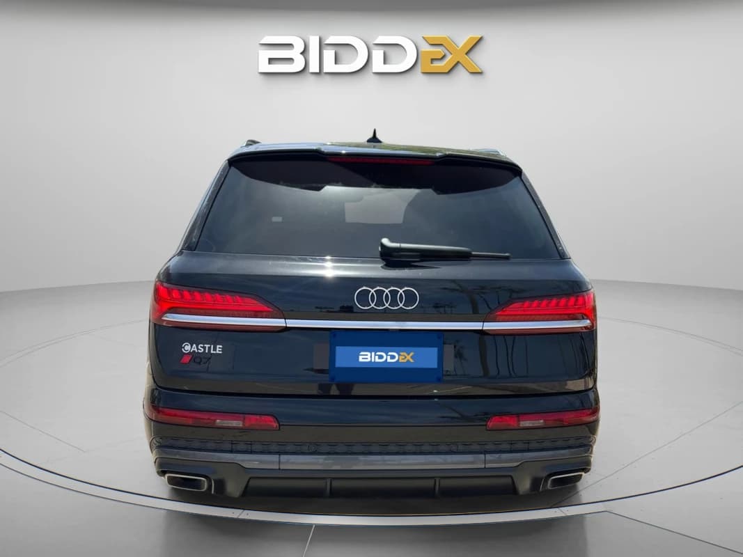 أودي Q7 2025 اس-لاين أسود أوتوماتيك — مستعملة