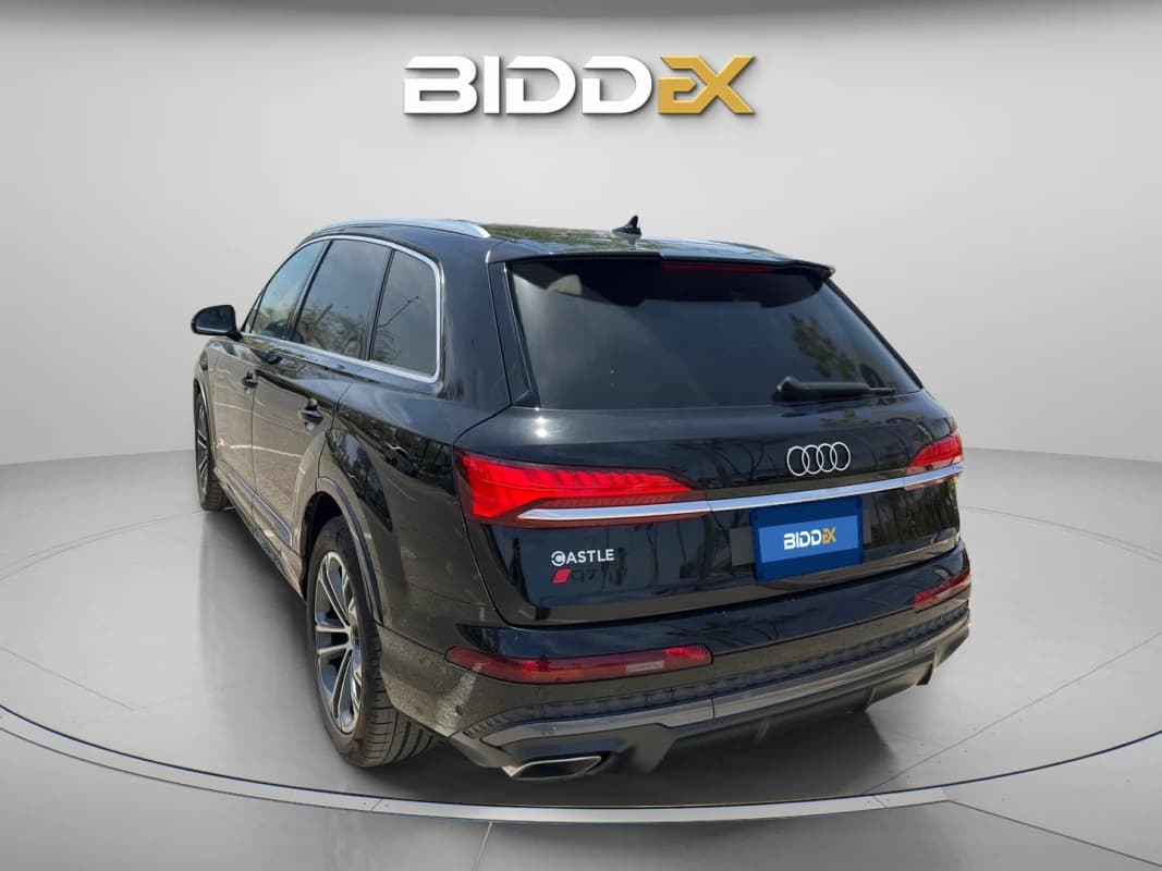 أودي Q7 2025 اس-لاين أسود أوتوماتيك — مستعملة
