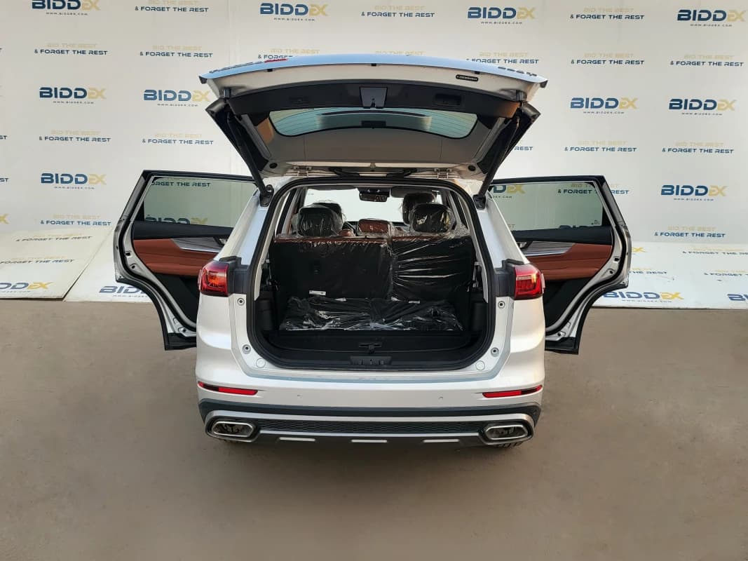 Chery Tiggo 8 2024 لاكشري فضي أوتوماتيك — جديدة