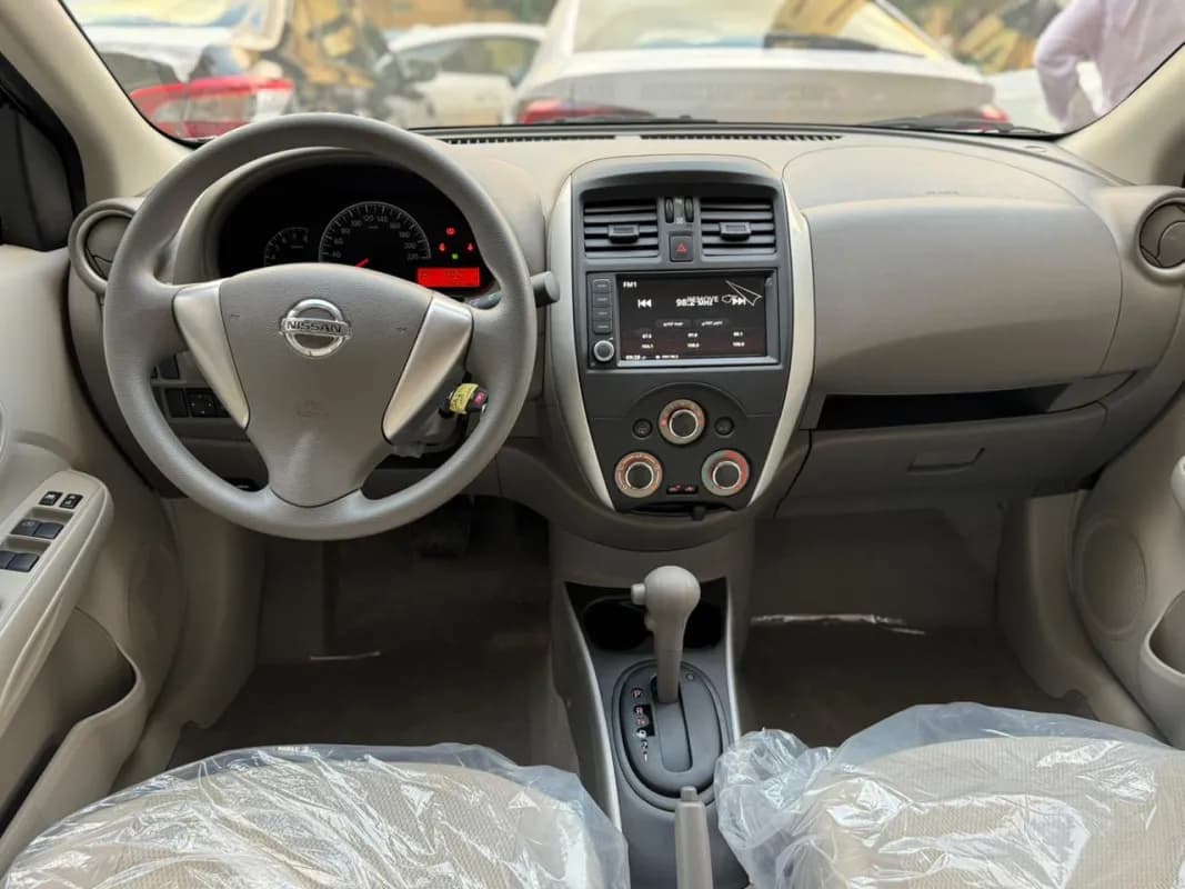 نيسان صني 2027 سوبر صالون أسود أوتوماتيك — جديدة