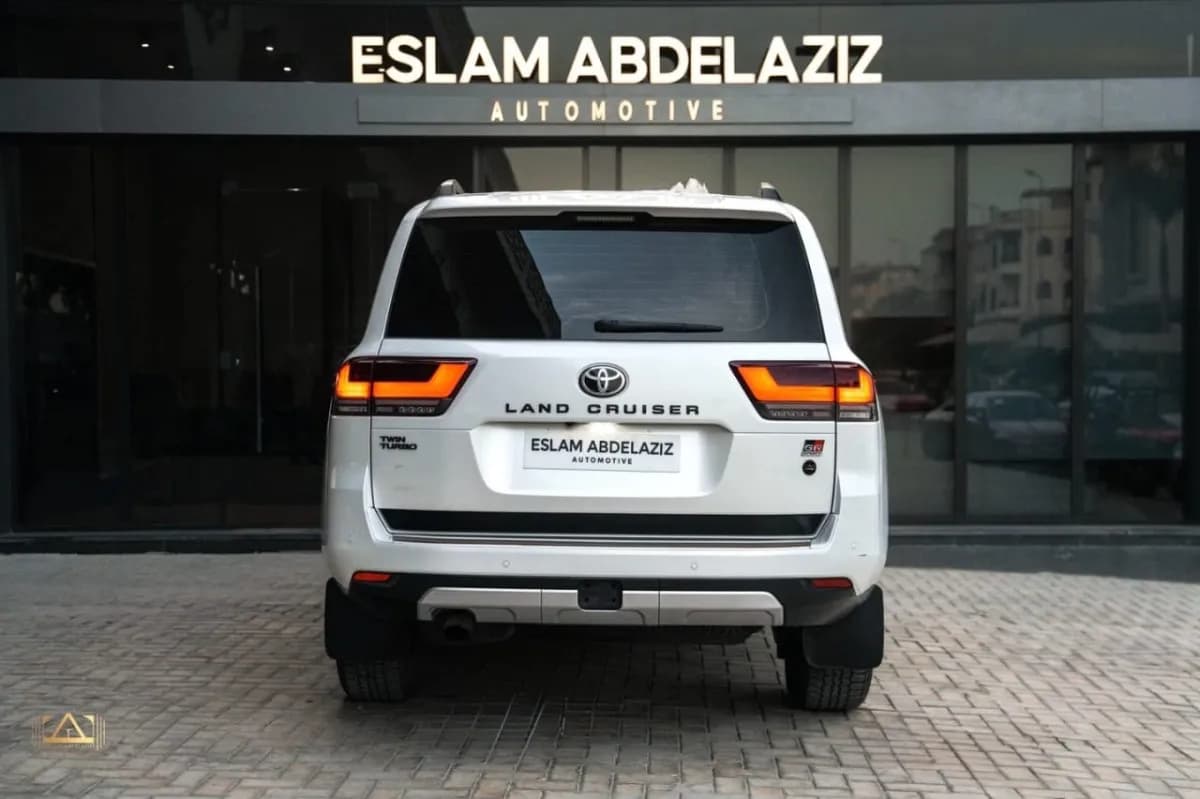 تويوتا لاند كروزر 2026 جي آر - إس أبيض أوتوماتيك — جديدة