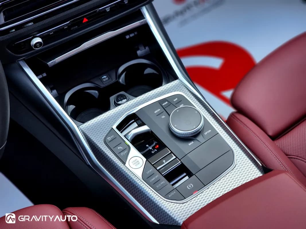 بي ام دبليو 320i 2026 ام سبورت أسود أوتوماتيك — مستعملة