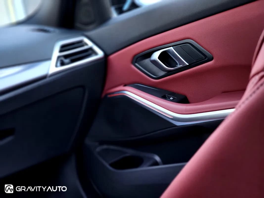 بي ام دبليو 320i 2026 ام سبورت أسود أوتوماتيك — مستعملة