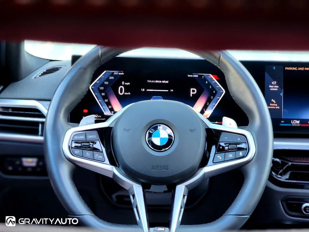 بي ام دبليو 320i 2026 ام سبورت أسود أوتوماتيك — مستعملة