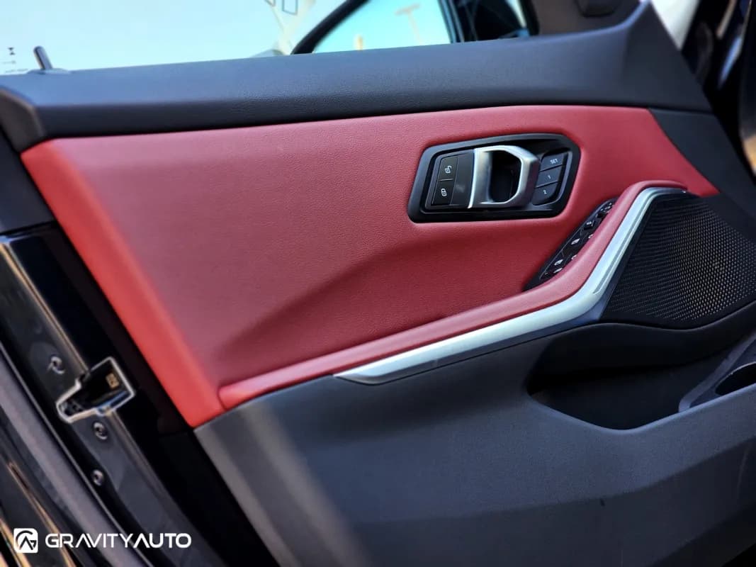 بي ام دبليو 320i 2026 ام سبورت أسود أوتوماتيك — مستعملة