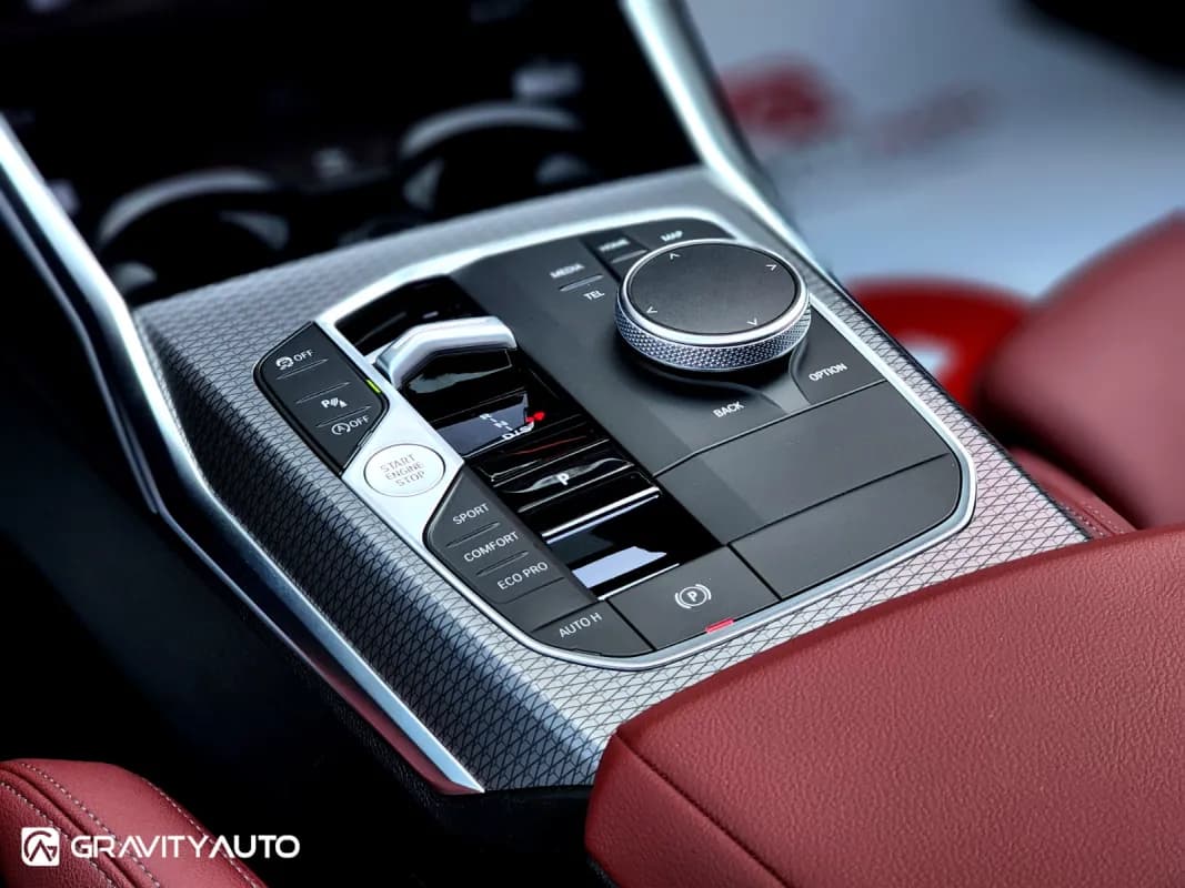 بي ام دبليو 320i 2026 ام سبورت أسود أوتوماتيك — مستعملة