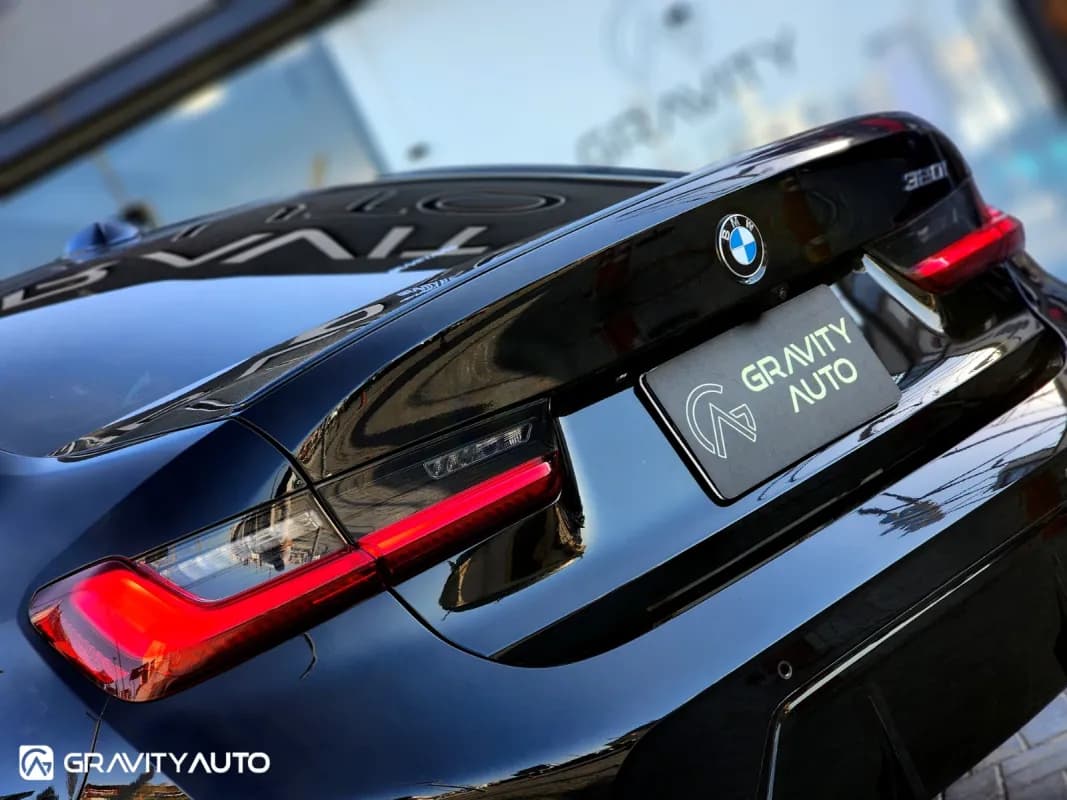 بي ام دبليو 320i 2026 ام سبورت أسود أوتوماتيك — مستعملة