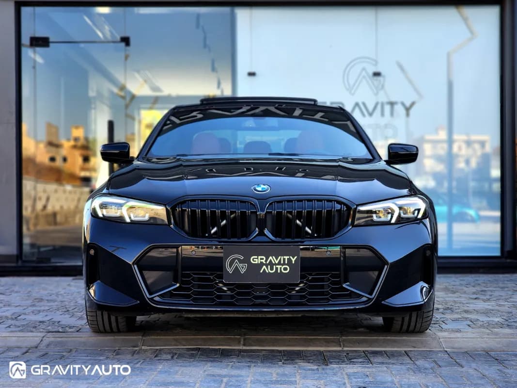 بي ام دبليو 320i 2026 ام سبورت أسود أوتوماتيك — مستعملة