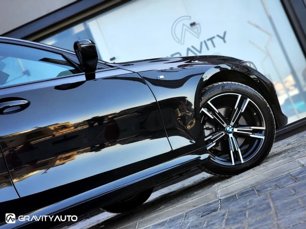 بي ام دبليو 320i 2026 ام سبورت أسود أوتوماتيك — مستعملة