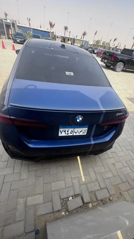 بي ام دبليو 520i 2025 ام سبورت أزرق فيورد أوتوماتيك — مستعملة