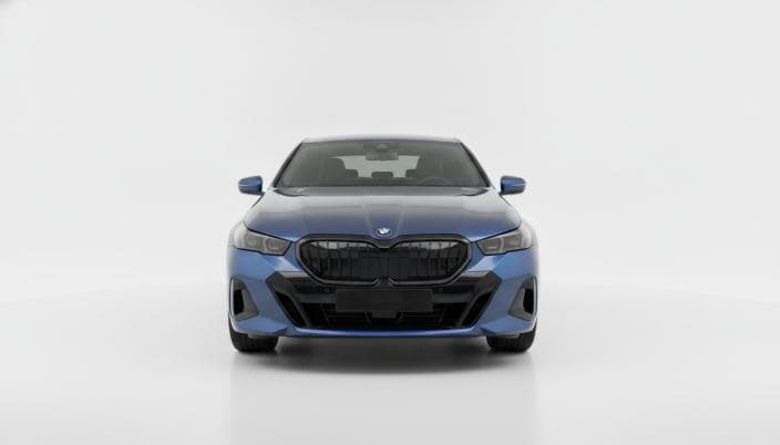 بي ام دبليو 520i 2025 ام سبورت أزرق فيورد أوتوماتيك — مستعملة - 1