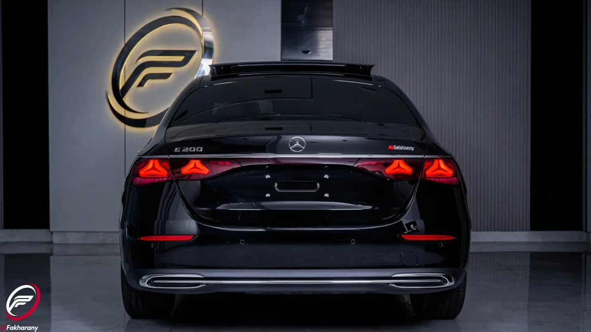 مرسيدس بنز E200 2026 أفنتجارد أسود أوتوماتيك — جديدة