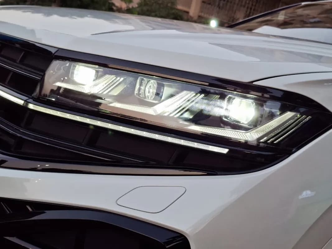 Volkswagen Touareg 2026 R line White Automatic — New