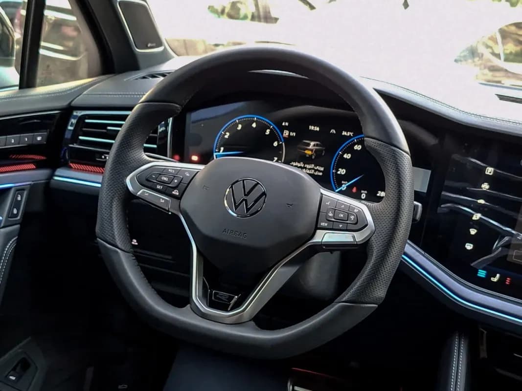 Volkswagen Touareg 2026 R line White Automatic — New
