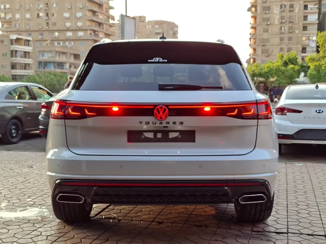 Volkswagen Touareg 2026 R line White Automatic — New