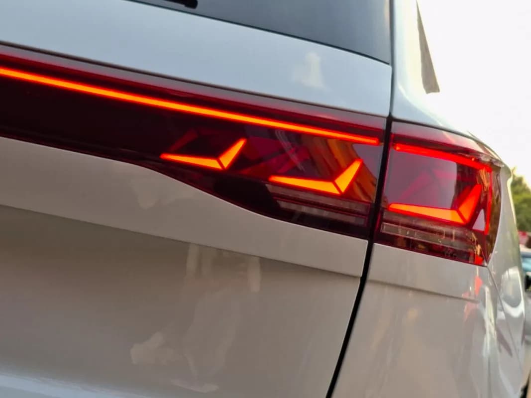 Volkswagen Touareg 2026 R line White Automatic — New