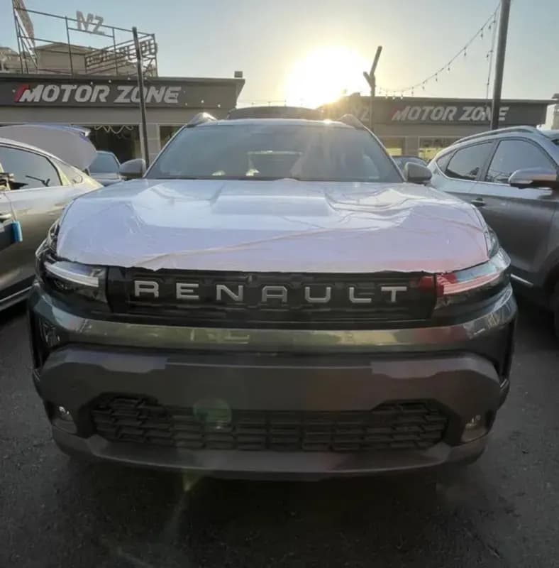 رينو داستر 2027 اتش 1 رمادي أوتوماتيك — جديدة
