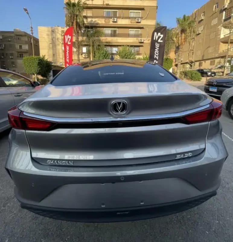 تشانغان إيدو 2026 فلاج شيب فضي أوتوماتيك — جديدة