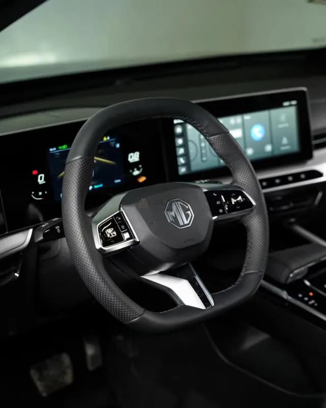 MG ONE 2027 luxury Darkred Cvt — New