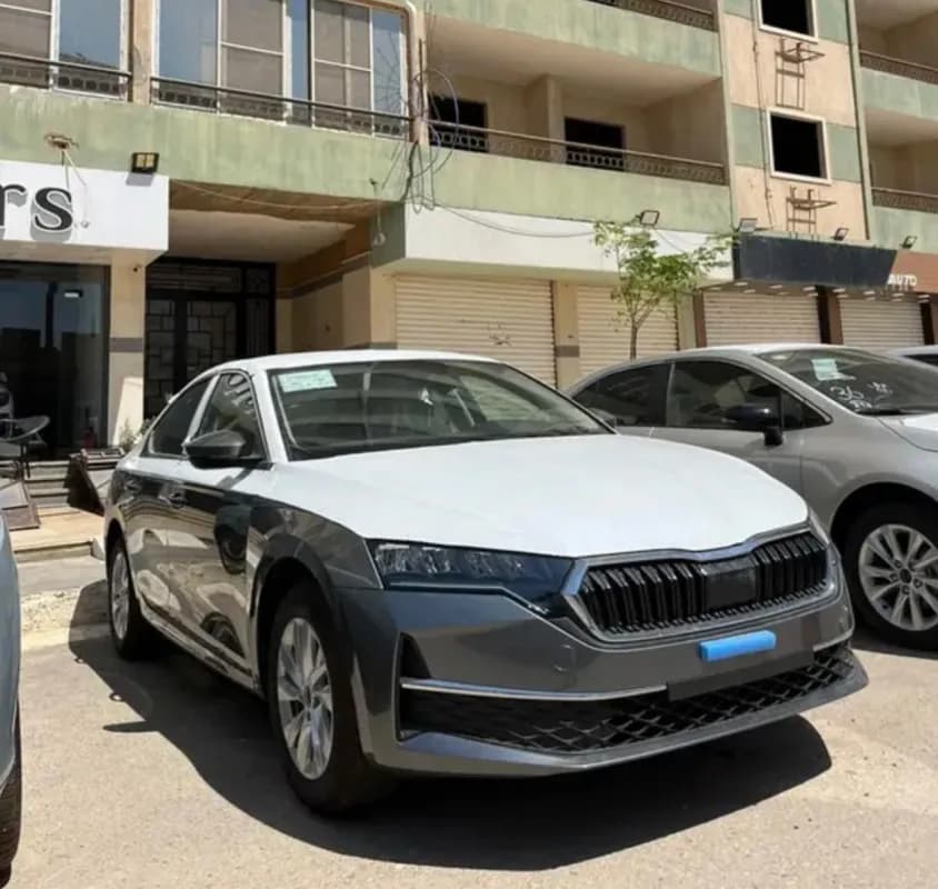 سكودا اوكتافيا A8 2026 لوفت رمادي أوتوماتيك — جديدة