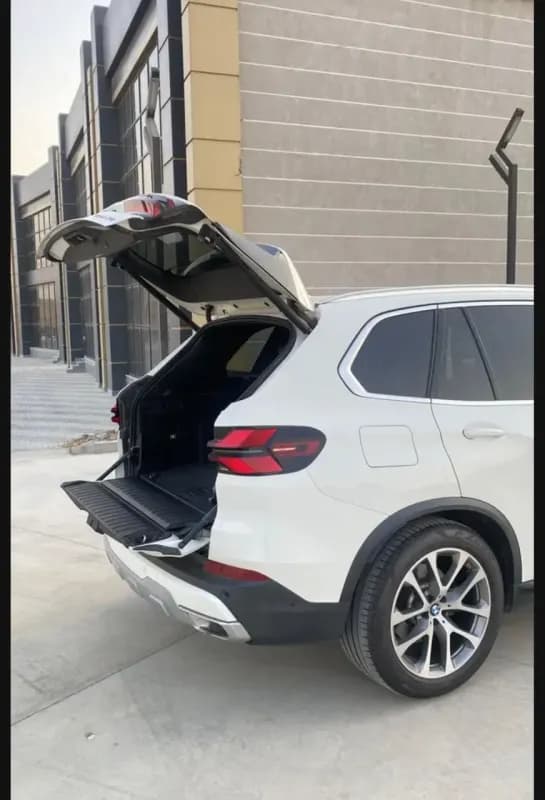 بي ام دبليو X5 2025 ام سبورت أبيض أوتوماتيك — مستعملة