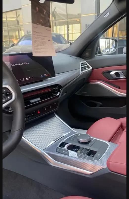 بي ام دبليو 320i 2026 ام سبورت رمادي أوتوماتيك — جديدة