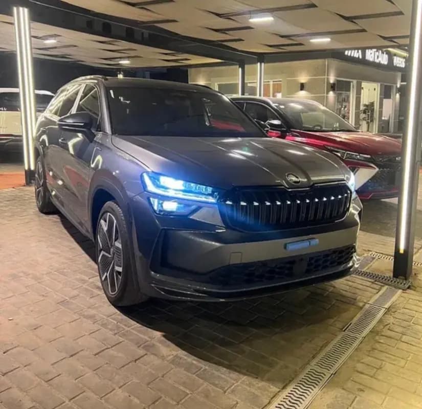 سكودا كودياك 2026 سبورت لاين رمادي دي اس جي — جديدة
