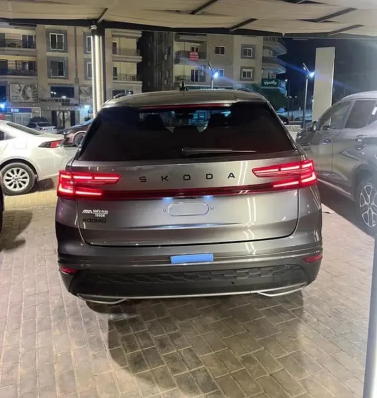 سكودا كودياك 2026 سبورت لاين رمادي دي اس جي — جديدة