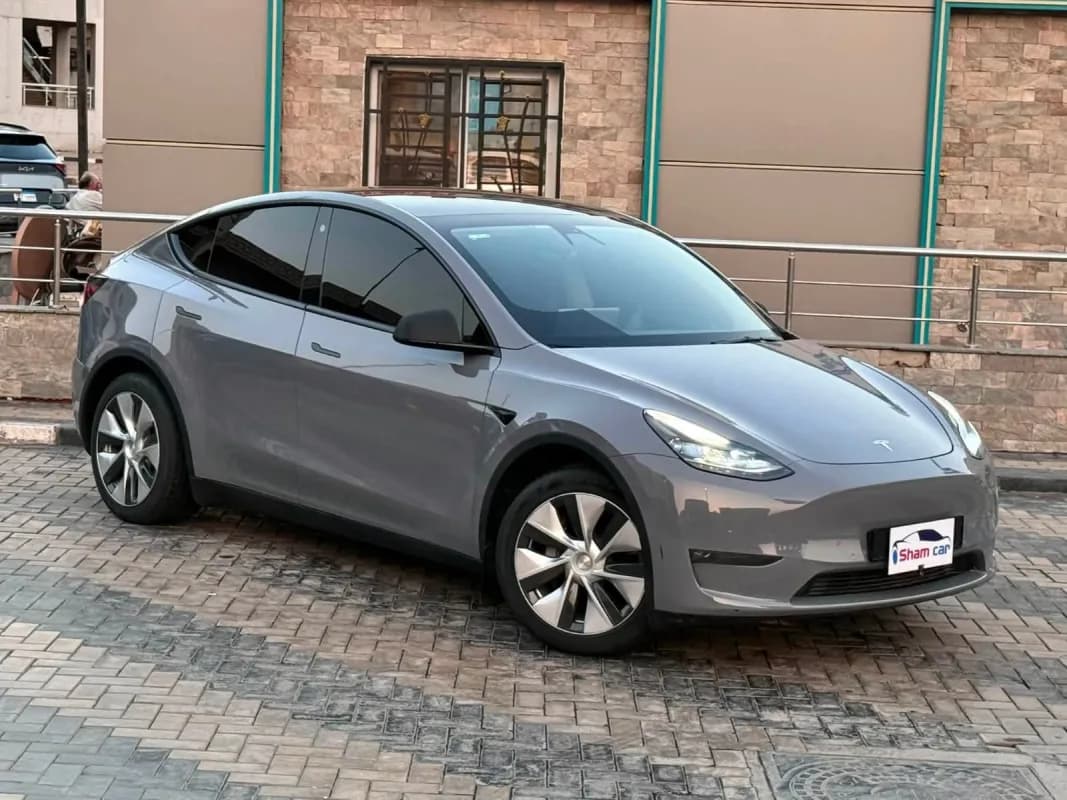 تيسلا موديل واي 2021 لونج رينج دفع كلي رمادي أوتوماتيك — مستعملة