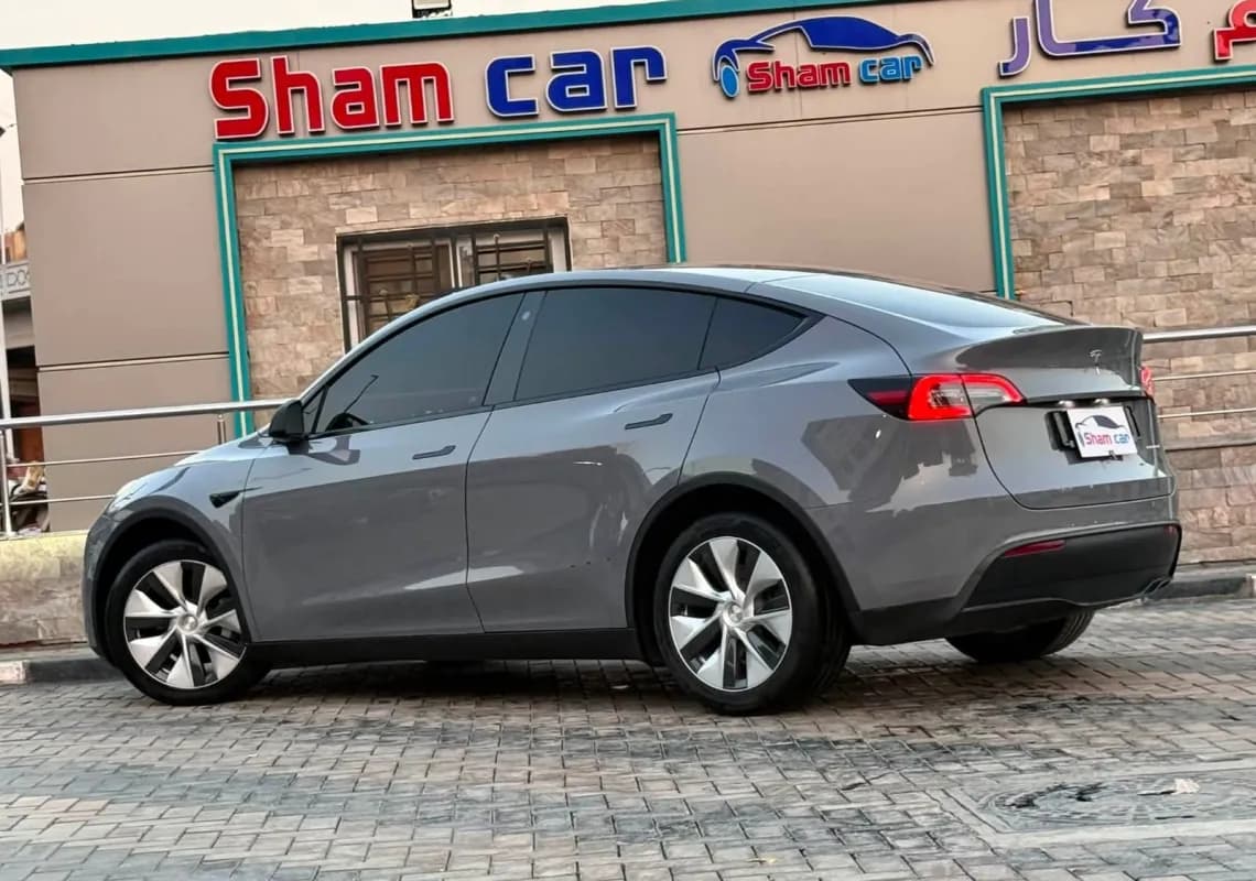 تيسلا موديل واي 2021 لونج رينج دفع كلي رمادي أوتوماتيك — مستعملة