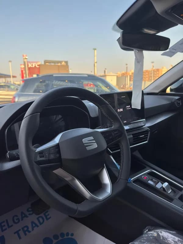 سيات ليون 2026 ادفانسيد أسود أوتوماتيك — جديدة