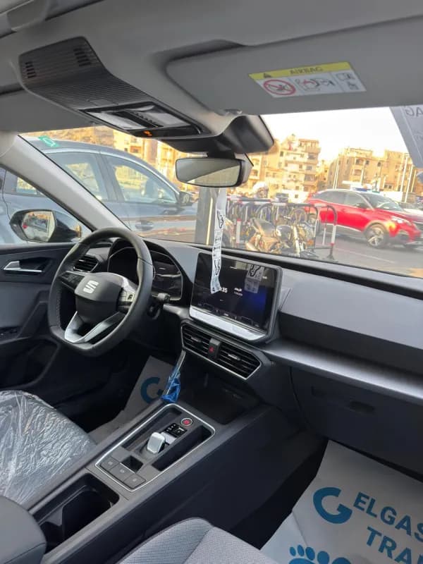 سيات ليون 2026 ادفانسيد أسود أوتوماتيك — جديدة