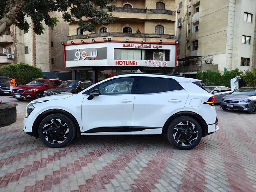 Kia Sportage 2023 GT-line White Automatic — Used