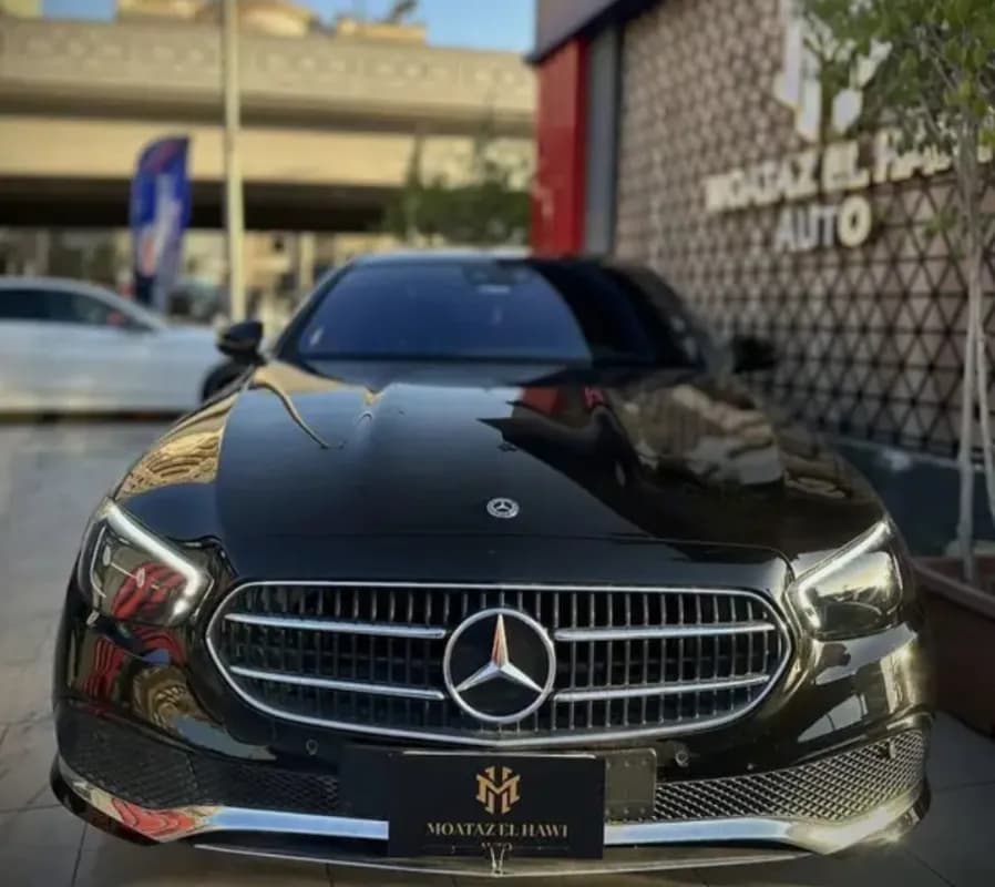مرسيدس بنز E200 2021 أفنتجارد أسود أوتوماتيك — مستعملة
