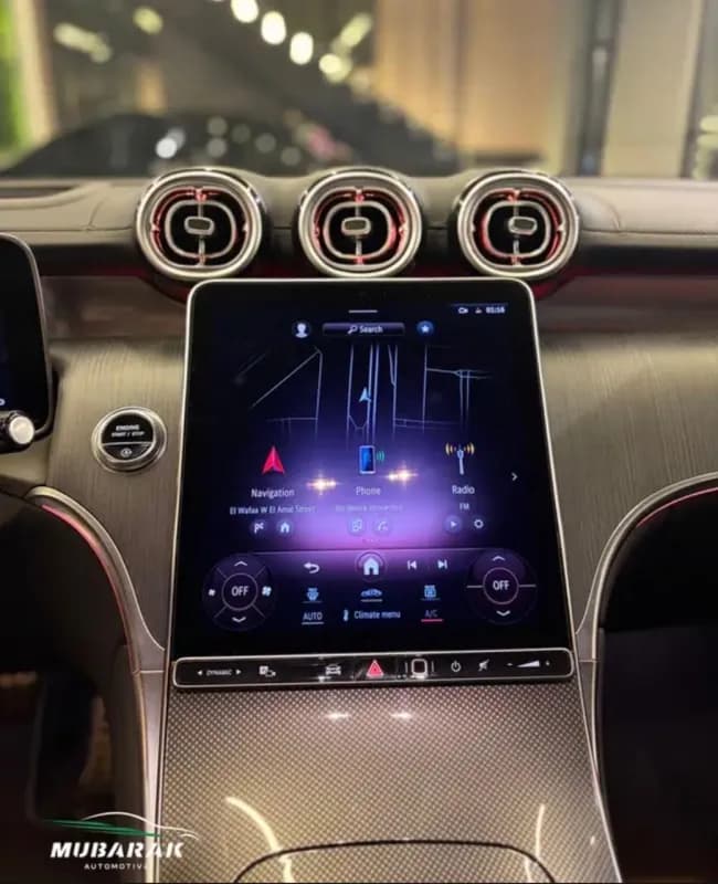مرسيدس بنز GLC 300 2024 ايه ام جي أحمر أوتوماتيك — مستعملة