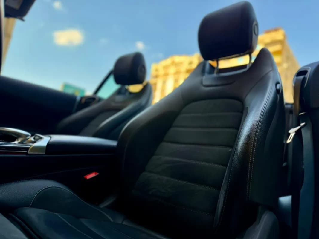 مرسيدس بنز C200 2019 ايه ام جي أحمر أوتوماتيك — مستعملة