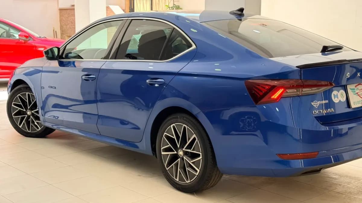 سكودا اوكتافيا A8 2021 ستايل بلس أزرق أوتوماتيك — مستعملة