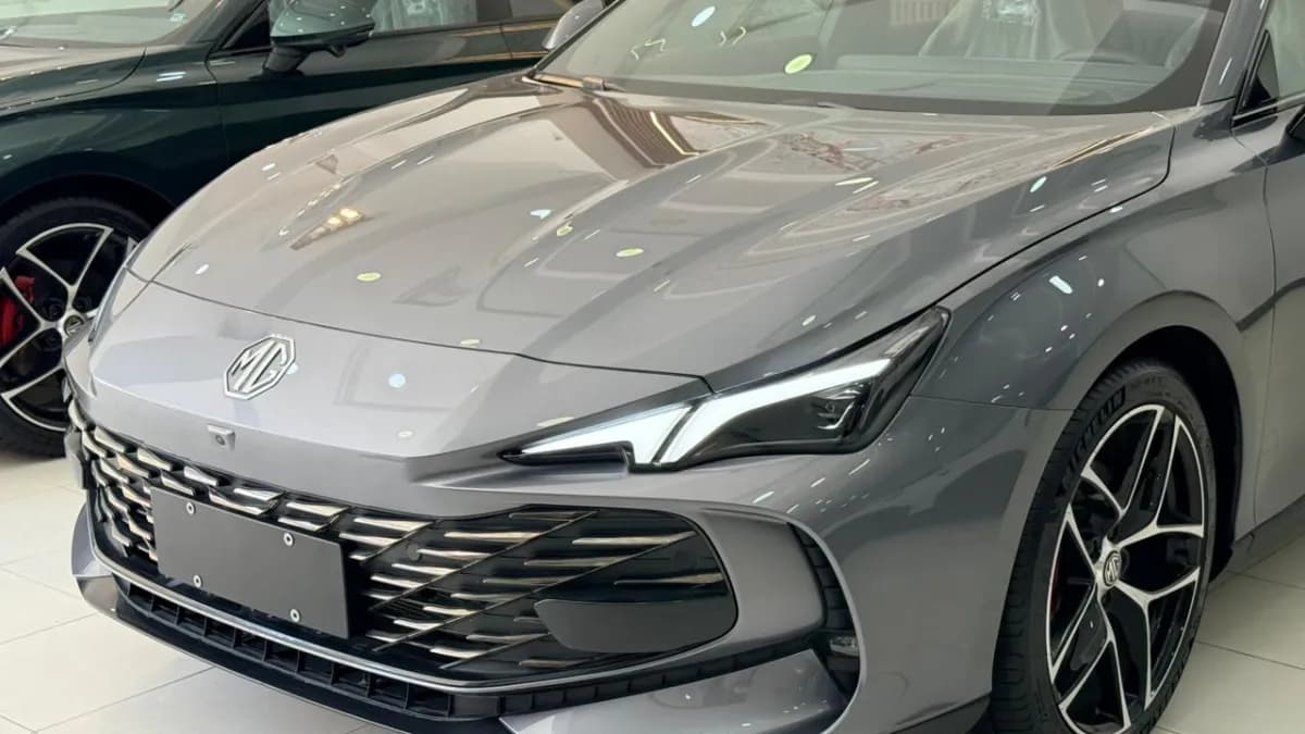 ام جي 7 2026 لاكشري رمادي أوتوماتيك — جديدة