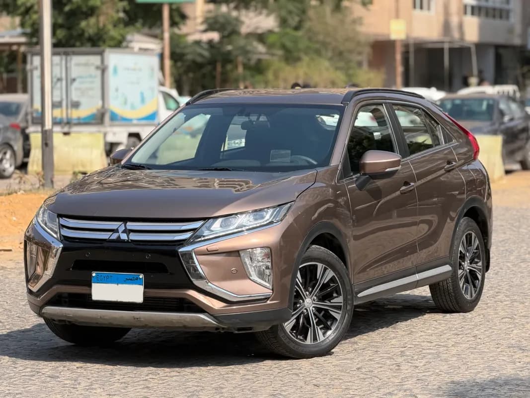 ميتسوبيشي اكلبس كروس 2019 انسبير جي ال اس بني فتيس متغير السرعات باستمرار — مستعملة