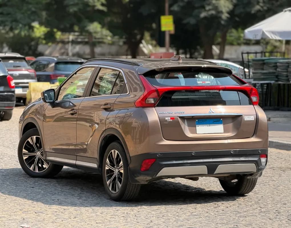 ميتسوبيشي اكلبس كروس 2019 انسبير جي ال اس بني فتيس متغير السرعات باستمرار — مستعملة