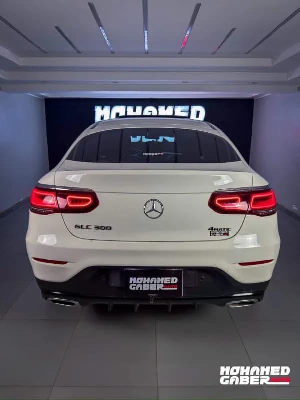 مرسيدس بنز GLC 300 2020 اي ام جي كوبيه أبيض أوتوماتيك — مستعملة