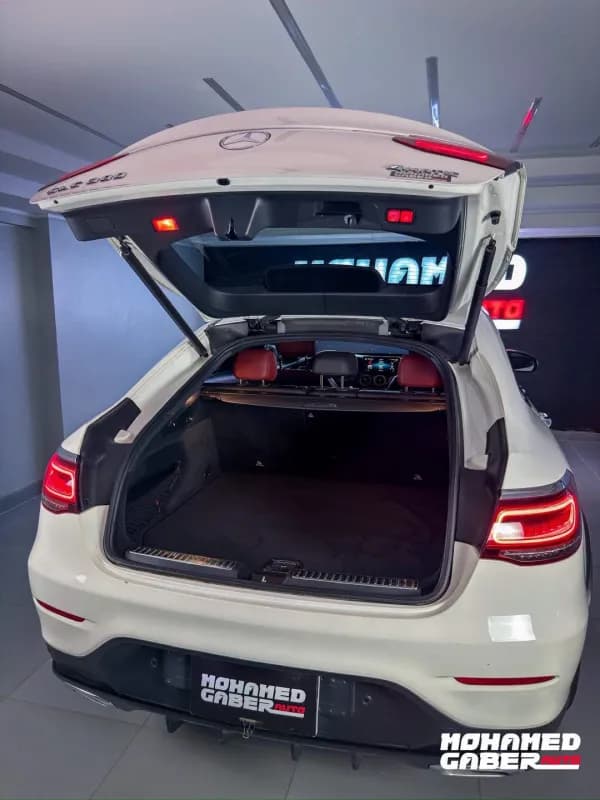 مرسيدس بنز GLC 300 2020 اي ام جي كوبيه أبيض أوتوماتيك — مستعملة