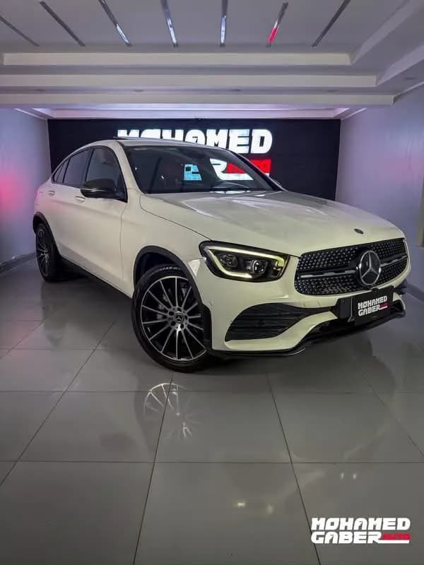 مرسيدس بنز GLC 300 2020 اي ام جي كوبيه أبيض أوتوماتيك — مستعملة