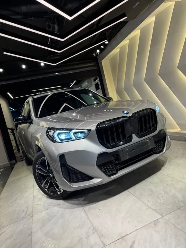 بي ام دبليو X1 2026 اي درايف فضي أوتوماتيك — مستعملة